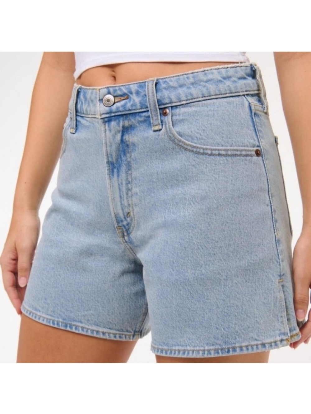 NWT Abercrombie & Fitch The Dad Short High Rise Light Blue Denim Size 36, 22